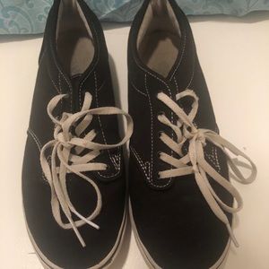 black and white low top vans